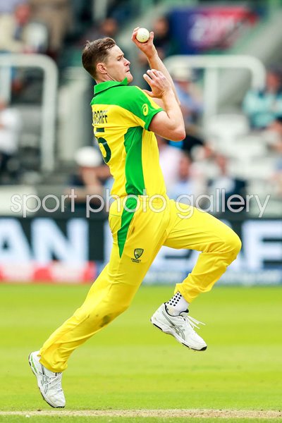 Jason Behrendorff Australia bowls v England Lord's World Cup 2019