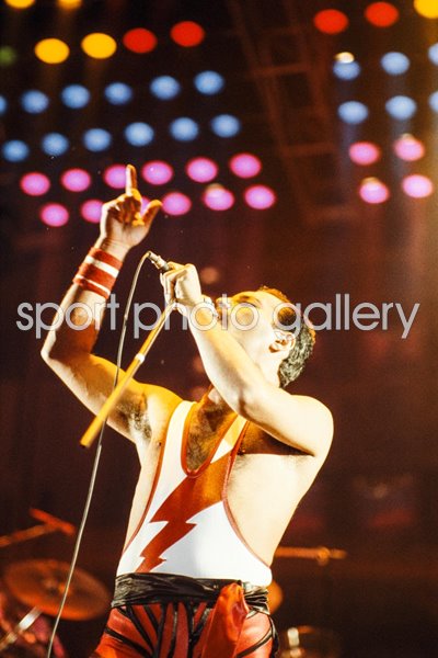 Freddie Mercury Queen Concert 1984