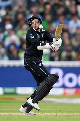 Mitchell Santner New Zealand v Pakistan World Cup 2019