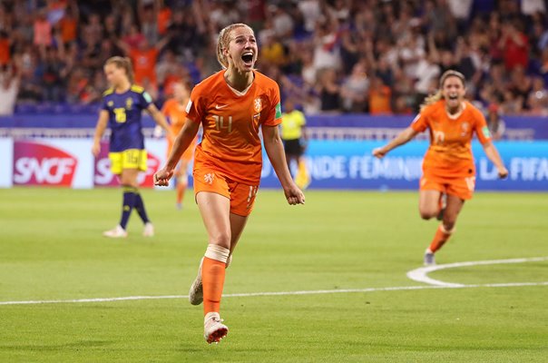 Jackie Groenen Netherlands scores v Sweden World Cup 2019