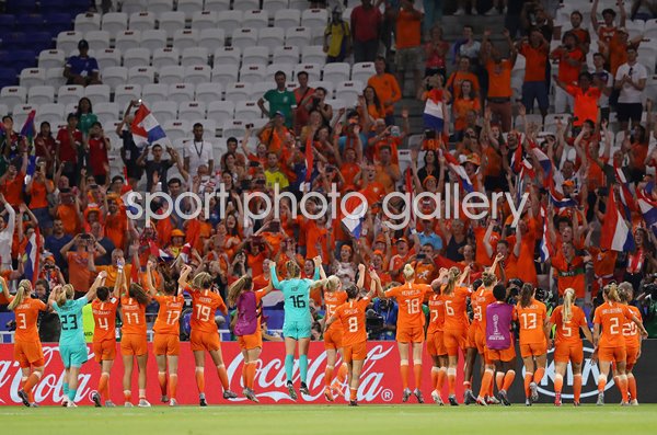 Netherlands Players & Fans celebrate Semi Final win World Cup 2019