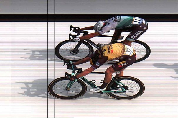 Mike Teunissen beats Peter Sagan Stage 1 Tour de France 2019 - FREEZE FRAME IMAGE SO LOWER IMAGE QUALITY 