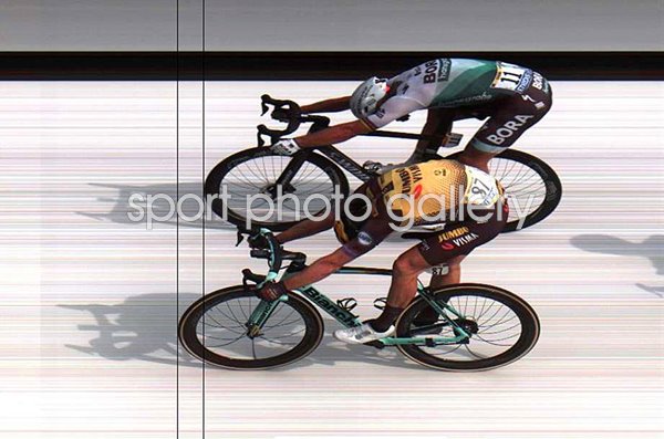 Mike Teunissen beats Peter Sagan Stage 1 Tour de France 2019 - FREEZE FRAME IMAGE SO LOWER IMAGE QUALITY 