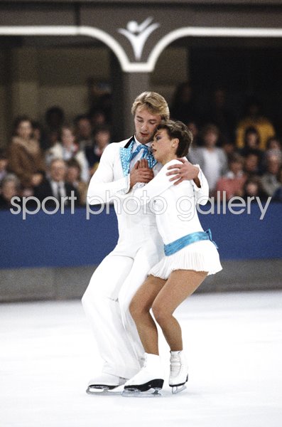Jayne Torvill & Christopher Dean Barnum Skating Routine London 1983