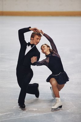 Jayne Torvill & Christopher Dean European Figure Skating 1982