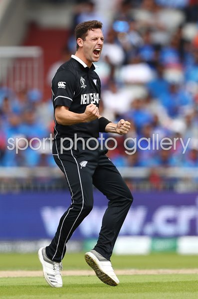 Matt Henry New Zealand celebrates KL Rahul wicket World Cup 2019