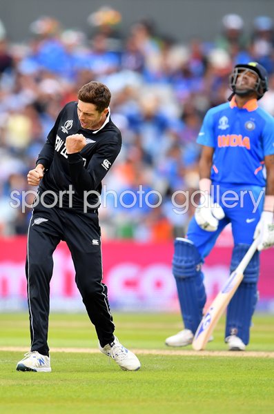 Mitchell Santner New Zealand v India World Cup 2019 Semi-Final