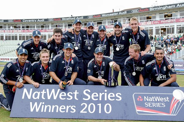 2010 ODI - England team celebrate beating Bangladesh
