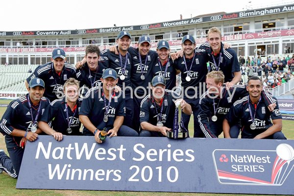 2010 ODI - England team celebrate beating Bangladesh