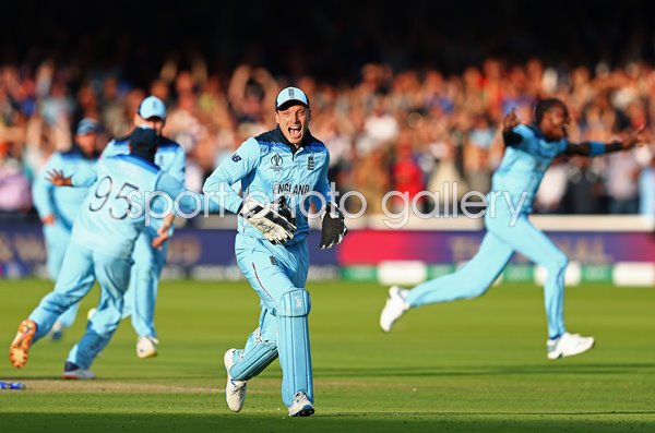 Jos Buttler England runs out Guptill to win World Cup Lord's 2019 
