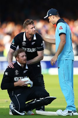 Chris Woakes England consoles Martin Gupthill New Zealand Lord's 2019 