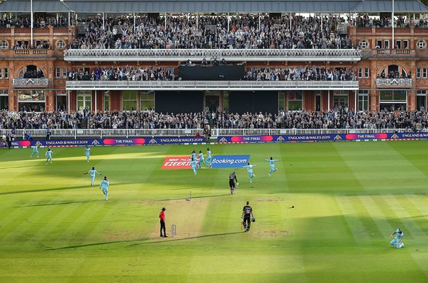 Jos Buttler celebrates Martin Guptill run out Lord's World Cup Final 2019