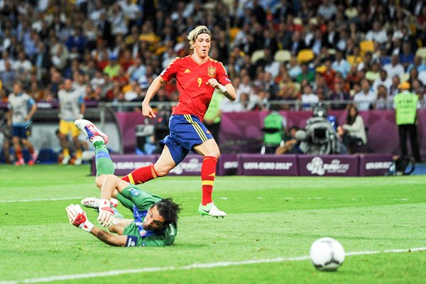Fernando Torres scores Spain v Italy EURO 2012 Final