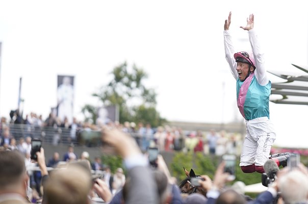 Frankie Dettori celebrates King George win Ascot 2019