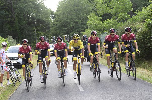 Egan Bernal & Team Ineos Champagne Moment Stage 21 Tour 2019  