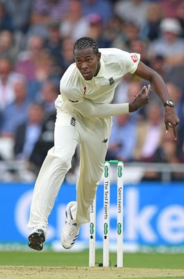 Jofra Archer bowls England v Australia Leeds Ashes 2019