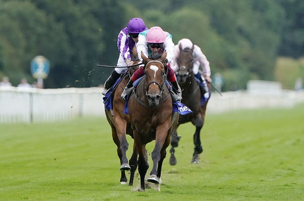 Frankie Dettori & Enable win Yorkshire Oaks York 2019