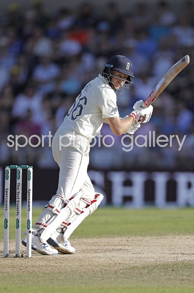 Joe Root England v Australia Headingley Ashes 2019