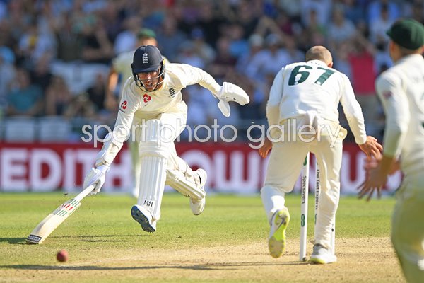 Jack Leach near miss England v Australia Headingley Ashes 2019