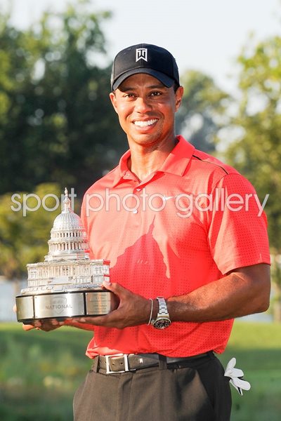 Tiger Woods wins at Congressional 2012