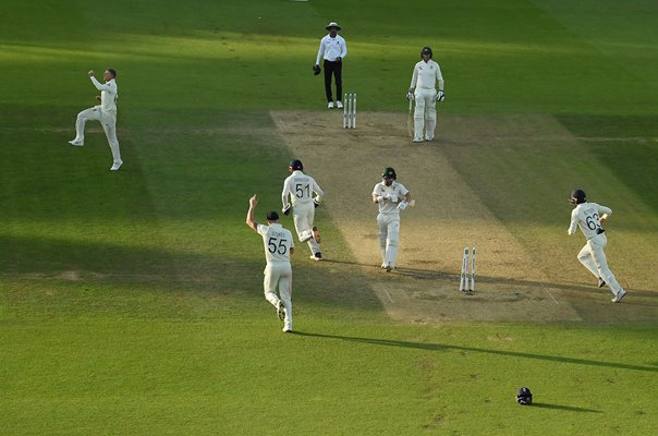 Joe Root England v Matthew Wade Australia Oval Ashes 2019