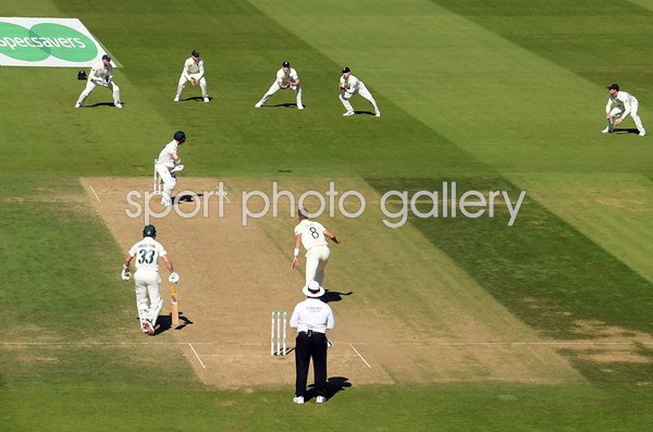 Stuart Broad England dismisses David Warner Australia Oval Ashes 2019