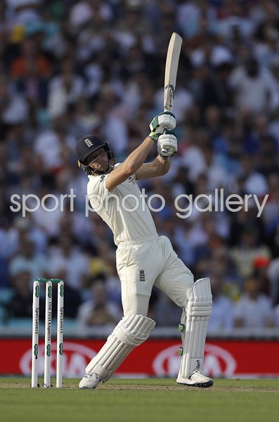Jos Buttler England bats v Australia Oval Ashes 2019