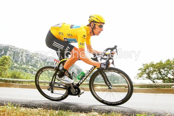 Bradley Wiggins descends Stage 13 Tour 2102