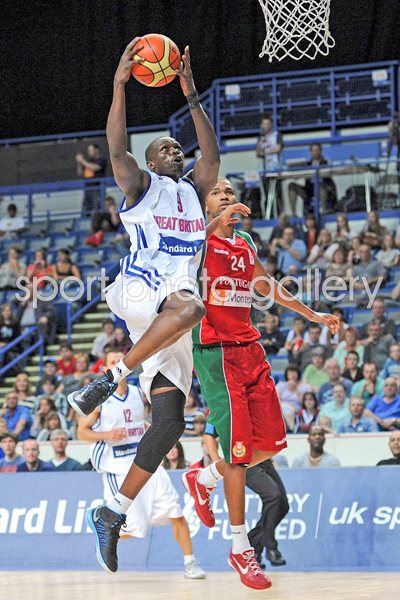 Luol Deng in action with Fabio Lima 2012