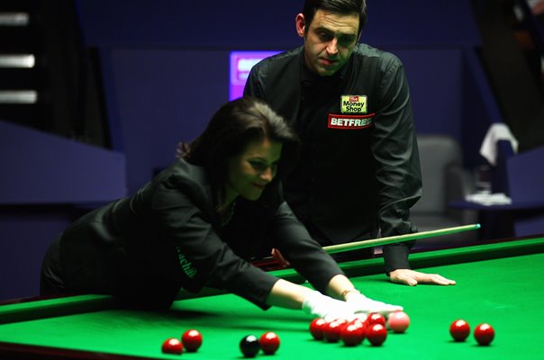 Michaela Tabb Referee & Ronnie O'Sullivan World Snooker Sheffield 2012 