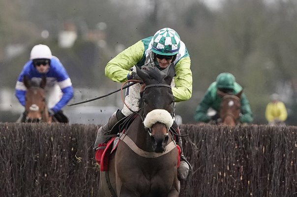 Sam Twiston-Davies rides Clan Des Obeaux King George VI Chase 2019