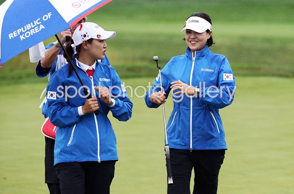 So Yeon Ryu (L) and In Gee Chun (R) of South Korea 2018