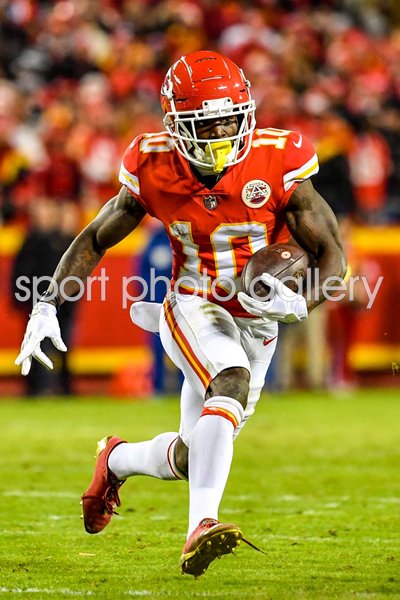 Tyreek Hill Kansas City Chiefs rushes v Oakland Raiders 2019