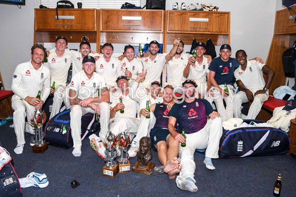 England celebrate Test Series win v South Africa Johannesburg 2020