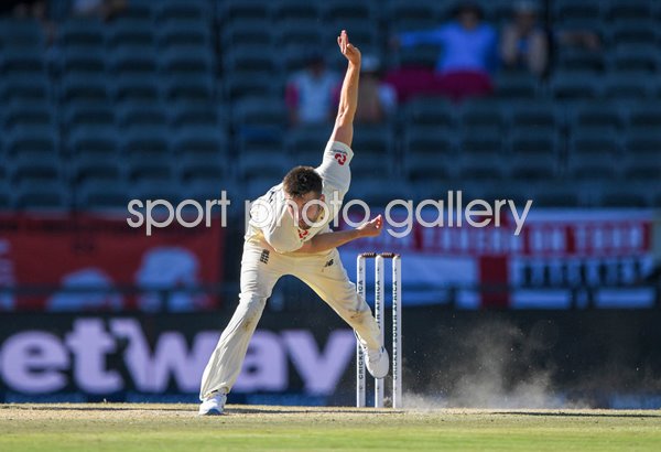 Mark Wood England bowls v South Africa Wanderers Test 2020