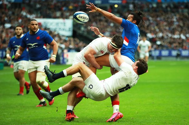 Tom Curry England tackles Teddy Thomas France 6 Nations Paris 2020