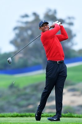 Tiger Woods USA drives Torrey Pines South Course 2020