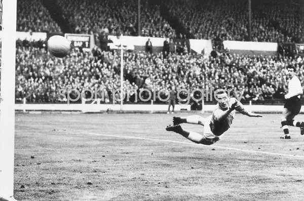 Harry Gregg Ireland Save v England Wembley 1959