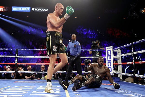 Tyson Fury knocks down Deontay Wilder WBC Heavyweight Fight 2020