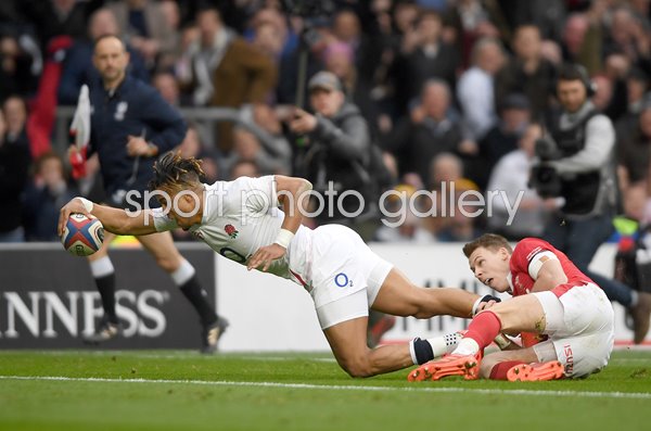 Anthony Watson England scores v Wales Twickenham Six Nations 2020