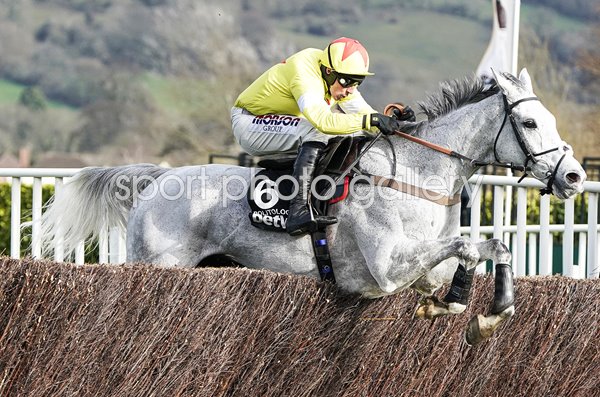 Harry Skelton & Politologue Queen Mother Champion Chase Cheltenham 2020