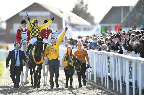 Paul Townend & Al Boum Photo Gold Cup win Cheltenham 2020