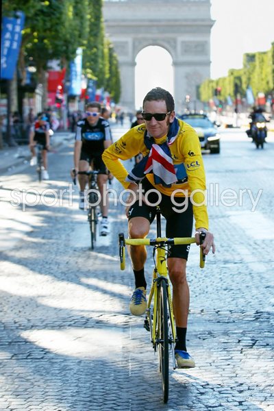Bradley Wiggins Champs-Elysees 2012