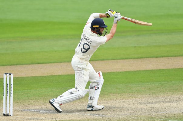 Chris Woakes drives England to win v Pakistan Manchester 2020