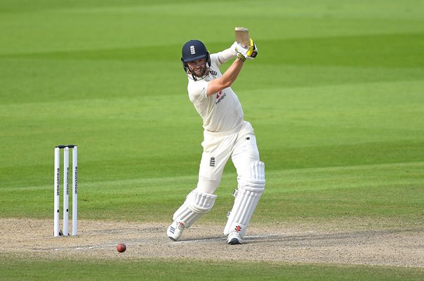 Chris Woakes England batting v Pakistan Manchester 2020