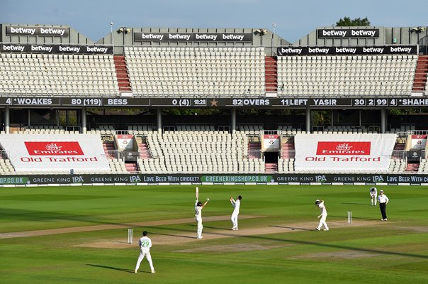 Chris Woakes England celebrates v Pakistan Manchester 2020