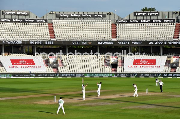 Chris Woakes England celebrates v Pakistan Manchester 2020