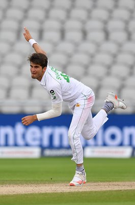 Shaheen Afridi Pakistan bowls v England Old Trafford Test 2020