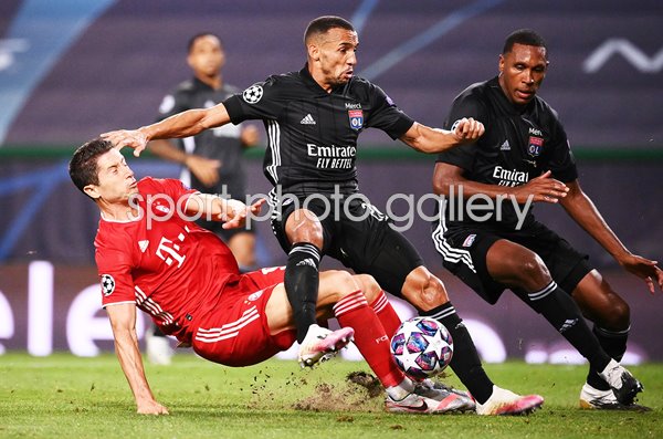 Robert Lewandowski tackles Marcal Champions League Semi Final 2020