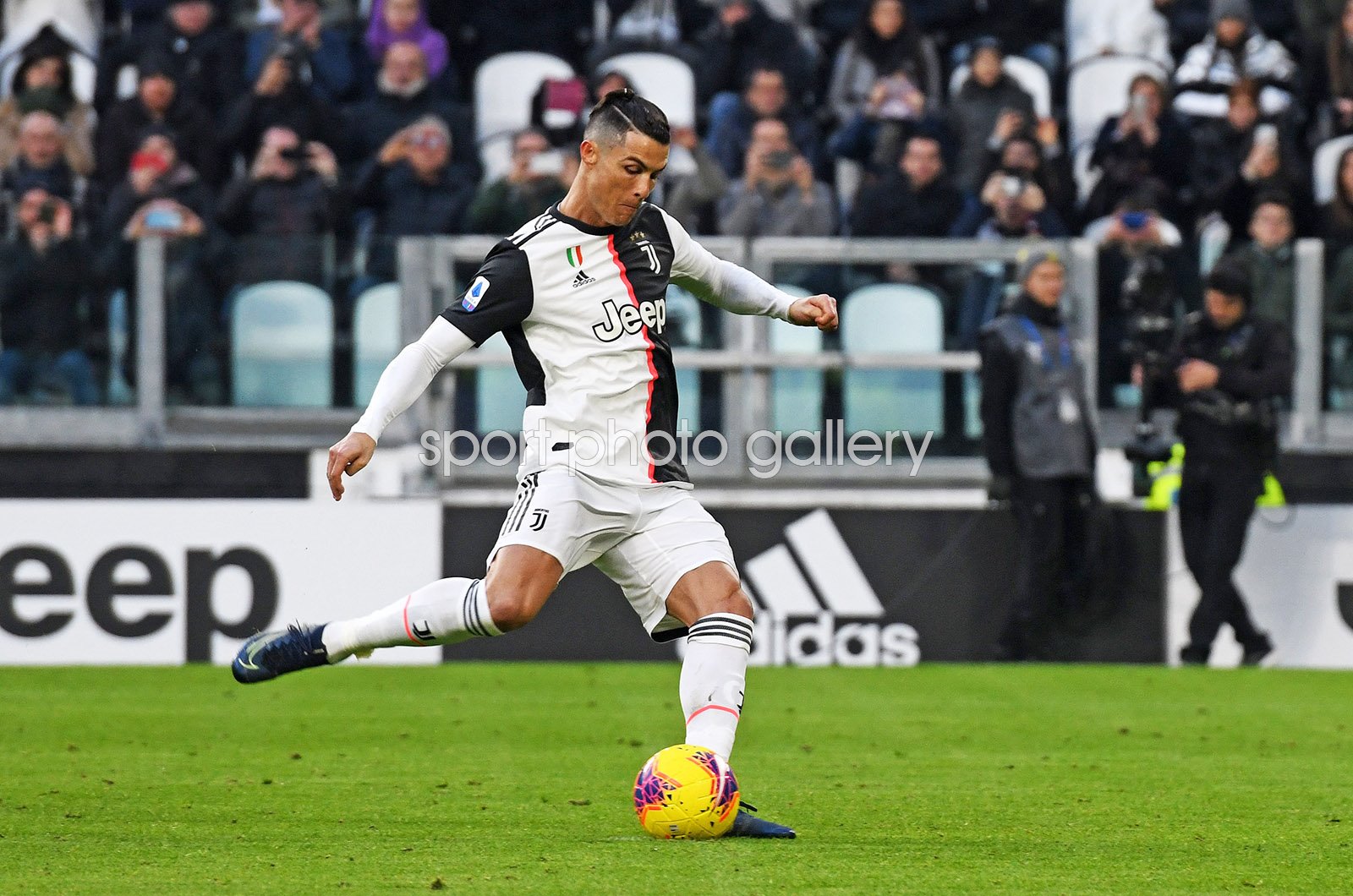 Cristiano Ronaldo Juventus V Cagliari Calcio Serie A 2020 Images Football Posters